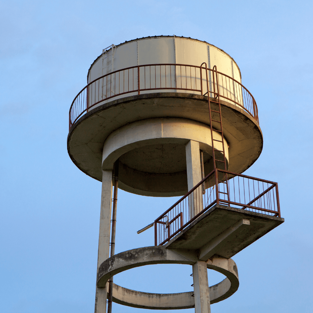 Overhead water tank