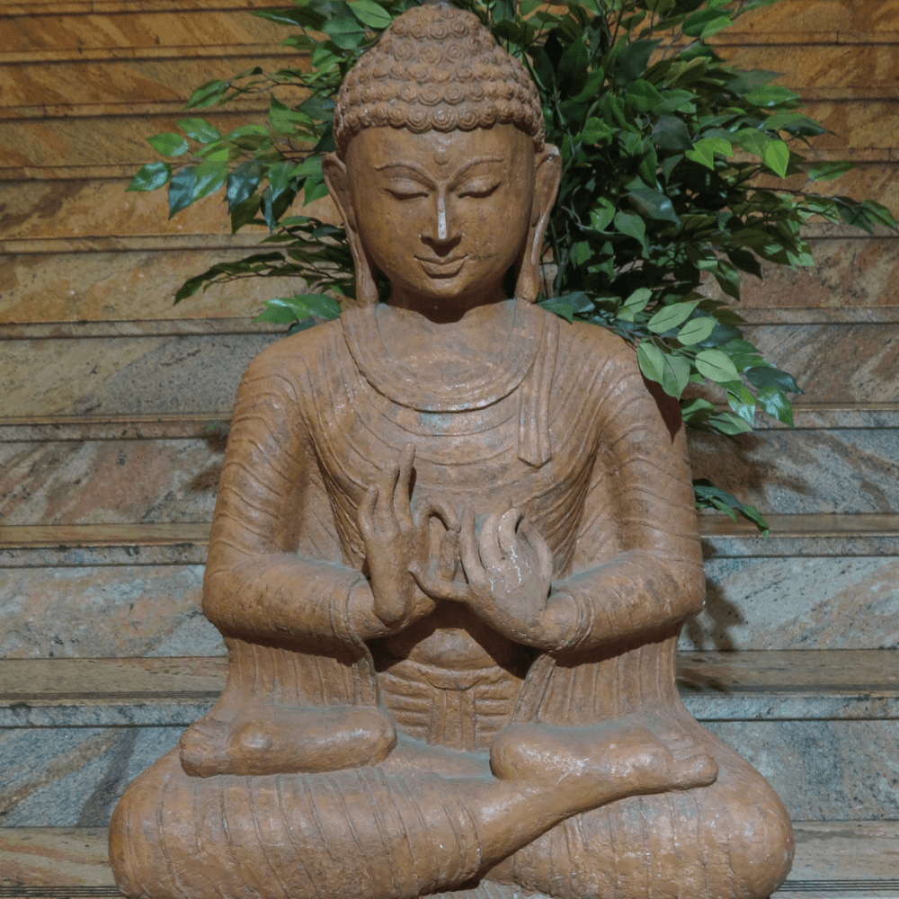 Welcome statue